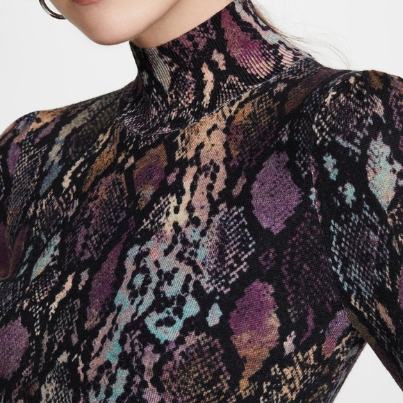 Snake print turtleneck sweater - Picture 3 of 10